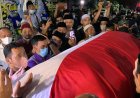 Lantunan Tahlil,  Sambut Haru Jenazah Prof Azra Tiba Dirumah Duka