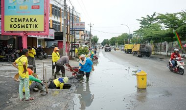 Mendapatkan Atensi Khusus Dari Pj Walikota Pekanbaru, Dinas PUPR Terus lakukan perbaikan drainase di Jalan Ahmad Dahlan