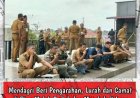 Forkompinda sedang sibuk dengar pengarahan Kemendagri RI, Disisi lain Oknum Lurah dan Camat di Riau malah duduk diluar sambil Merokok
