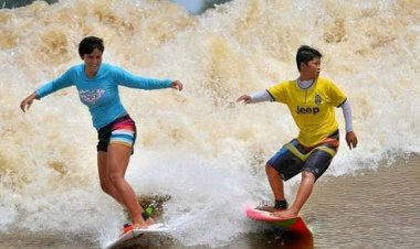 Melestarikan Indahnya Ombak Bono, Dinas Pariwisata Provinsi Riau kembali mentaja Festival Bono Surfing