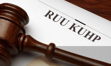 Rapat Paripurna DPR RI Resmi Sahkan RKUHP Menjadi Undang - Undang
