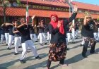 Kuatkan Karakter Budaya Lokal,  SMP Negeri I Batang Gelar Flashmob Babalu