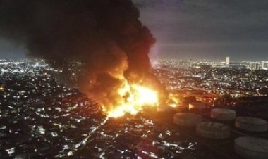 Gawat, Ditengah Kebakaran Yang Melanda SPBU Pertamina Plumpang, Ada Oknum Memanfaatkan Keadaan Untuk Menjarah Isi Rumah Warga
