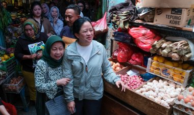 Tinjau Pasar Cihapit, Puan Minta Pemerintah Siapkan Instrumen Stabilkan Harga Jelang Ramadan