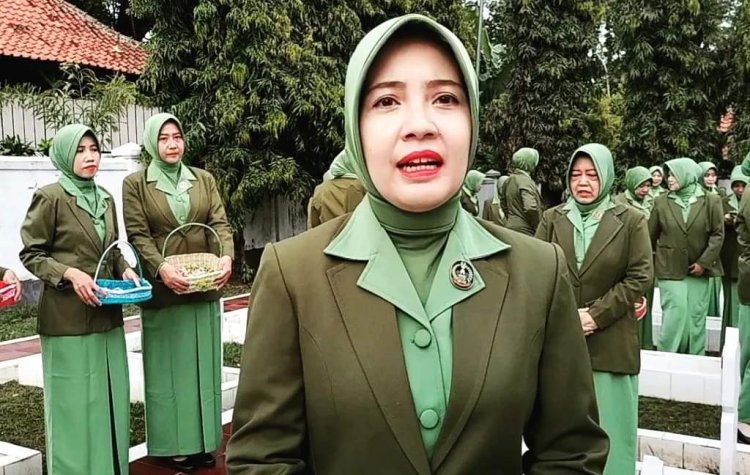 HUT Ke-77, Persit Batang Condong Berbagi Takjil