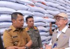 Pj Wali Kota Cek Stok Beras di Gudang Bulog Jelang Ramadan