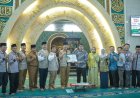 Sekdako Pekanbaru Jadi Badan Amil Zakat Sehari di Masjid Agung Ar Rahman