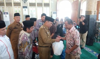 Ikut Distribusikan Zakat, Pj Walikota Komit Upayakan Zakat Pekanbaru Terus Meningkat