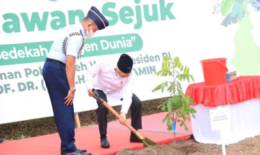 Sekdako Pekanbaru Saksikan Wapres Republik Indonesia Tanam Pohon di Kabupaten Pelalawan