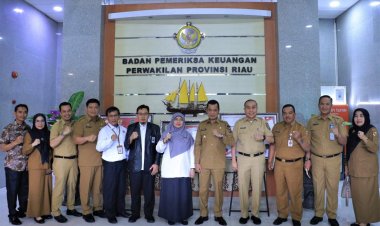 Pemko Pekanbaru Serahkan Laporan Keuangan TA 2022, Pj Walikota Berharap Dapat Pertahankan WTP