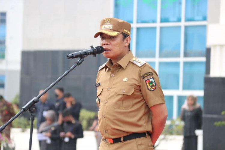 Pj Wali Kota Pekanbaru Risih Ketika Temukan Tumpukan Sampah di Kantor OPD