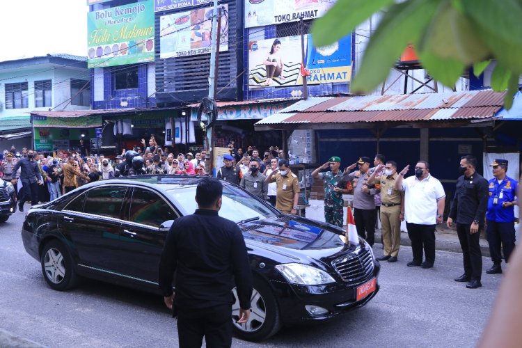 Pj Walikota Pekanbaru Sambut Kunjungan Presiden Jokowi ke Pasar Bawah