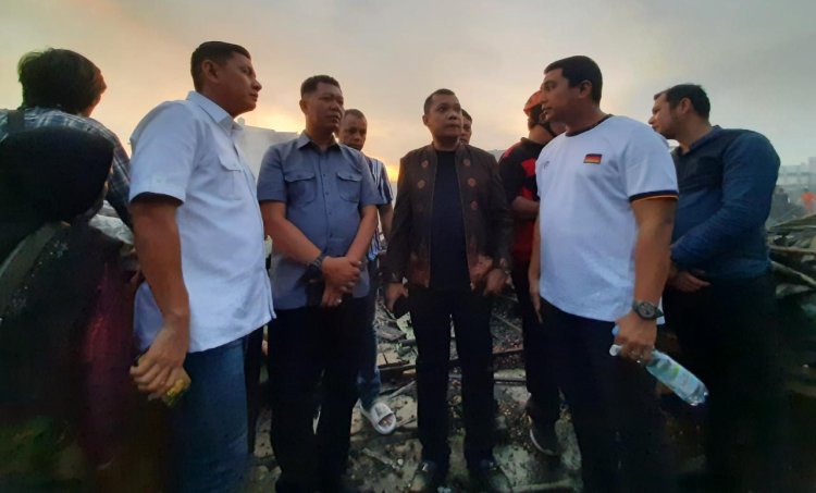 Pj Wali Kota Pekanbaru Tinjau Kebakaran Pasar Cik Puan