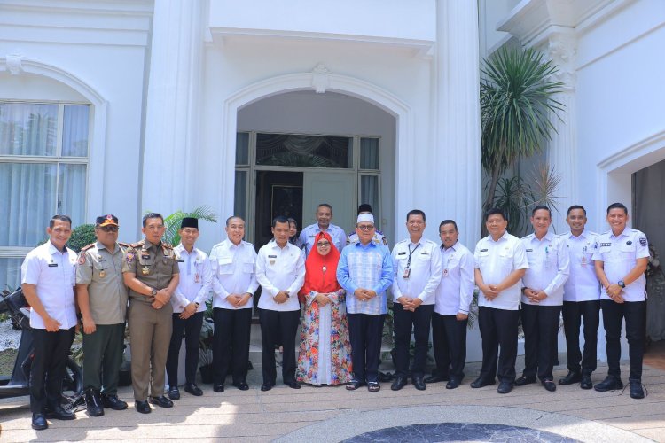 Pj Walikota Pekanbaru Silaturahmi ke Rumah Mantan Gubernur Riau HM Rusli Zainal