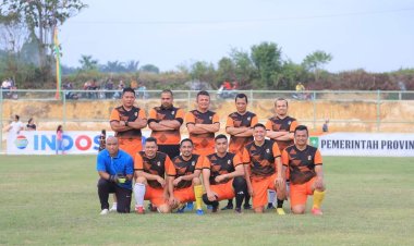 Pj Walikota Pekanbaru Jajal Langsung Lapangan Hijau di Pembukaan Sepak Bola U-19 Antar Kecamatan
