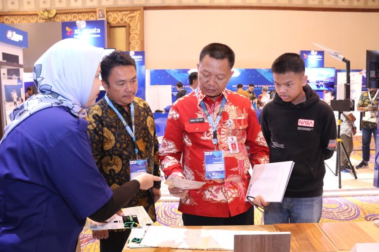 Sekda Kota Pekanbaru Hadiri Forum Smart City di Surabaya