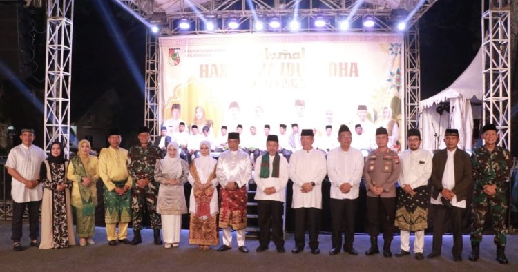 Ribuan Masyarakat Ikut Ramaikan Pawai Obor Idul Adha 1444 H di Pekanbaru