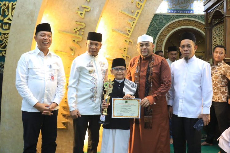 Tabligh Akbar 1 Muharram 1445 H, Warga dan Pegawai Pemko Pekanbaru Padati Masjid Ar-rahman