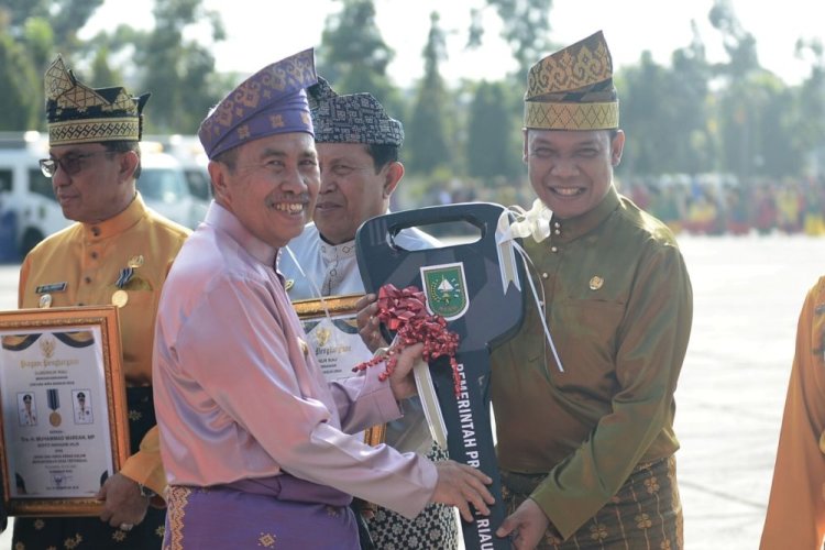 Kota Pekanbaru Terima Bantuan Mobil Perekaman KTP Keliling dari Provinsi Riau