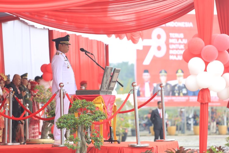 Peringatan Detik-Detik Proklamasi di Lapangan Komplek Pemko Pekanbaru Berlangsung Khidmat