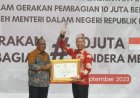Sukseskan Pembagian 10 Juta Bendera, Pemko Pekanbaru Terima Penghargaan dari Kemendagri