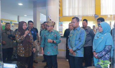 Pj Wali Kota Dampingi Menpan RB Tinjau Layanan  Masyarakat di MPP Pekanbaru