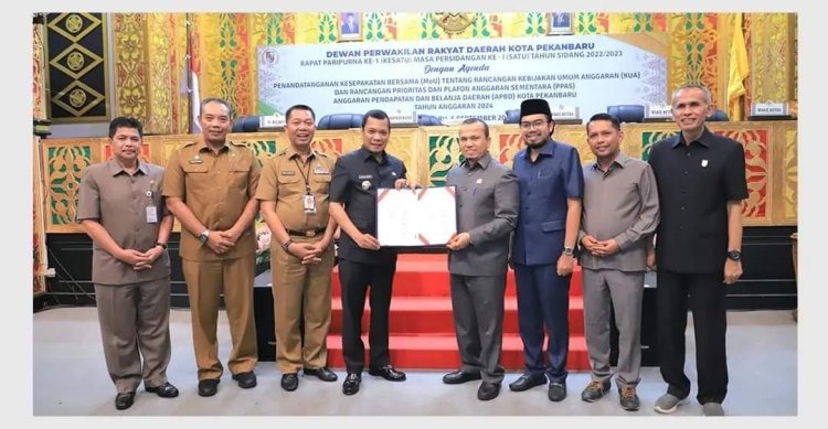 PJ Wali Kota Pekanbaru Lakukan Penandatangan MoU KUA PPAS RAPBD 2024