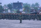 Pj Wali Kota Pekanbaru Saksikan Parade dan Defile Pasukan TNI - Polri Di Halaman Kantor Gubernur Provinsi Riau