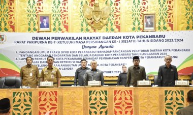 Sidangkan Rapat Paripurna, Tiap Fraksi DPRD Kota Pekanbaru Sampaikan Pandangan Umum