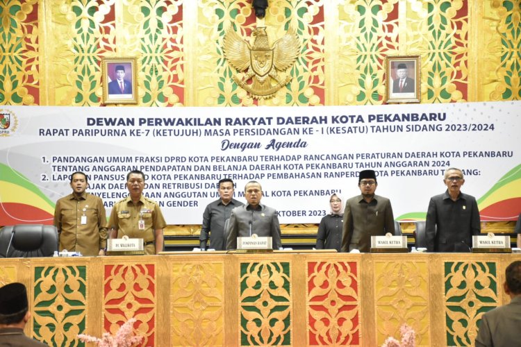 Sidangkan Rapat Paripurna, Tiap Fraksi DPRD Kota Pekanbaru Sampaikan Pandangan Umum