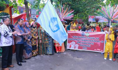 Pj Wali Kota Pekanbaru Lepas Pawai Sumpah Pemuda Murid SDN 18 dan SDN 20