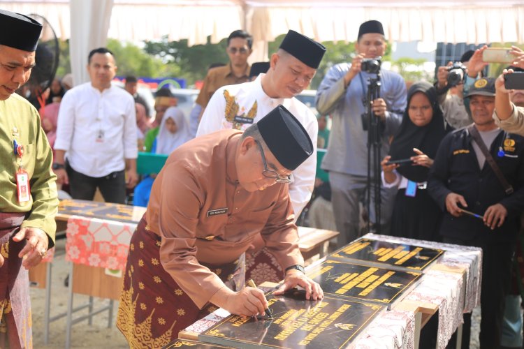 Gubernur Provinsi Riau Resmikan 8 Unit Sekolah Baru