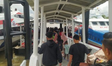 Puncak Arus Mudik Lebaran, Pelabuhan Tanjung Harapan Selat Panjang Dipadati Penumpang