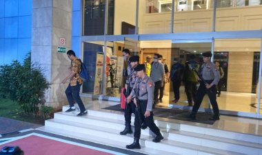 Diduga Terlibat Tipikor, Ruang Setjend DPR Digeledah KPK RI