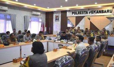 Suasana rapat koordinasi penyelesaian permasalahan banjir bersama Kapolda Riau Irjen Pol Mohammad Iqbal dan kepala daerah se-Provinsi Riau, secara virtual.