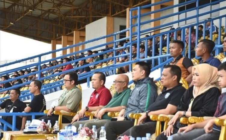 Berikan Dukungan, Ketua DPRD Pekanbaru Nonton Pertandingan PSPS Riau