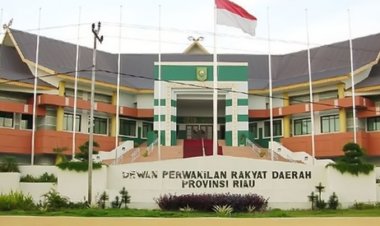 Verifikasi Keabsahan Surat, Pimpinan Defenitif DPRD Riau Masih Dalam Proses