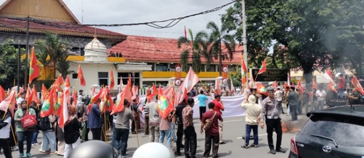 Terdapat Dugaan Bagi - Bagi Proyek, Forum LSM Serbu Kantor Dinas Pendidikan Provinsi Riau