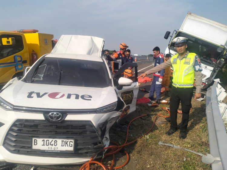 Rombongan Kru tvOne Alami Lakalantas Di Tol Pemalang, 3 Orang Meninggal Dunia Dan 2 Orang Mengalami Luka