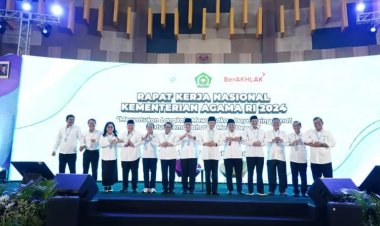 Berkomitmen Dalam Melayani Umat, Pimpinan Kementrian Agama Tanda Tangan Fakta Integritas Saat Gelar Rakernas 2024