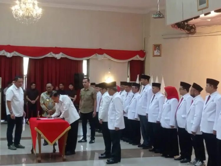 Lantik Ma'al Abror Sebagai Ketua PMI Riau, Yusuf Kalla Harapkan Pengurus Dapat Bawa Perubahan