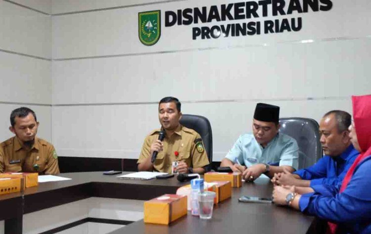 Naik Sebesar 6,5 Persen, Disnakertrans Provinsi Riau Tetapkan UMP Tahun 2025 Menjadi Rp 3.508.776,22