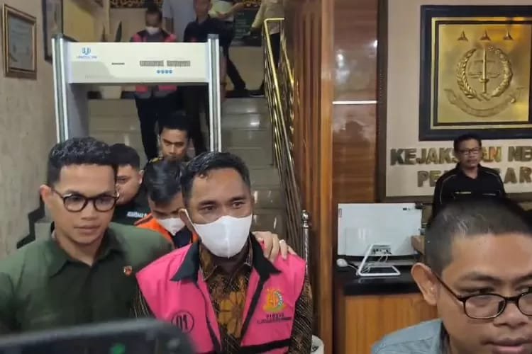 Terlibat Mark Up Jasa Pembuatan Video, Kejari Tetapkan Kadiskominfo Pekanbaru Sebagai Tersangka