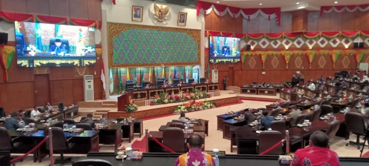 Gelar Rapat Paripurna, DPRD Riau Umumkan Pasangan Gubernur Dan Wakil Gubernur Terpilih Periode 2024-2029