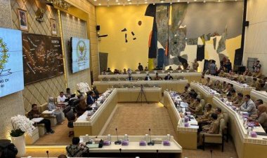 Gelar Rapat Bersama, Kemendagri Dan DPR RI Sepakat Kepala Daerah Non Sengketa Dilantik Serentak