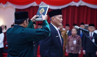 Gelar Pelantikan, Gubernur Riau Resmi Perpanjang SK M Taufiq OH Sebagai PJ Sekda Riau