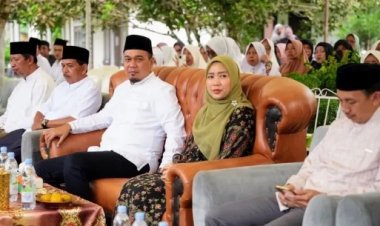 Doakan Masyarakat Berangkat Haji, Bupati Inhu Hadiri Syukuran Walimatus Safar Di Lubuk Batu Jaya