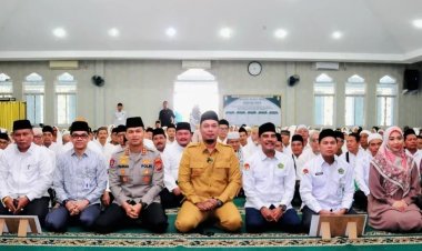 Buka Bimbingan Manasik Haji Tingkat Kabupaten Indragiri Hulu Tahun 1446 H/2025 M, Bupati Ade: "Mudah-Mudahan Saya Bisa Ikut"