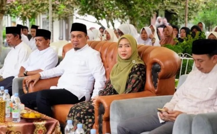 Doakan Masyarakat Berangkat Haji, Bupati Inhu Hadiri Syukuran Walimatus Safar Di Lubuk Batu Jaya