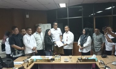 DPRD Riau Usulkan Penyelesaian Masalah Lewat Mediasi, PT Sanel Akhirnya Serahkan 7 Ijazah Eks Karyawan Kepada Disnakertrans Riau